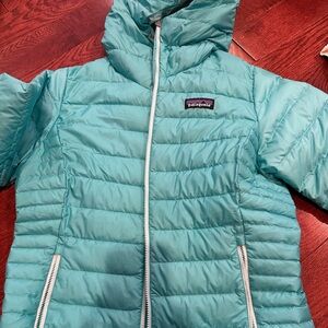 Ladies puff jacket with hood